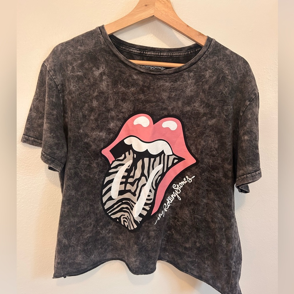 The Rolling Stones Tongue Graphic Logo Black Gray Acid‎ Wash Crop T-Shirt  XL